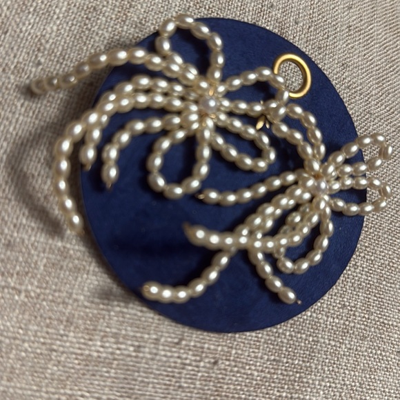 Cream Post Vintage-Inspired Beaded Faux Pearl Bow Earrings; NWT - Picture 3 of 3